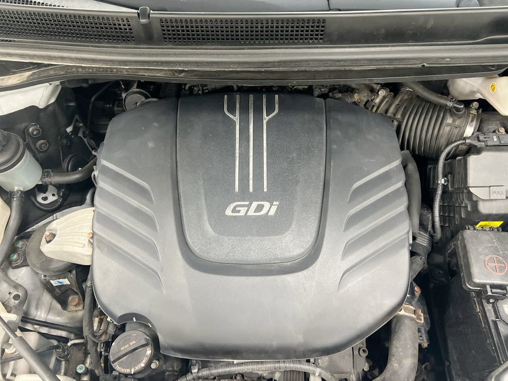 Used 2018 Kia Sedona LX FWD image 25