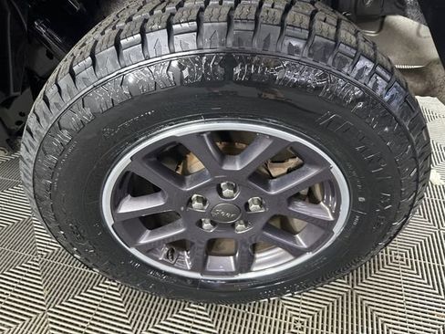Used 2021 Jeep Gladiator Overland w/ LED Lighting Group AWD/4WD image 5