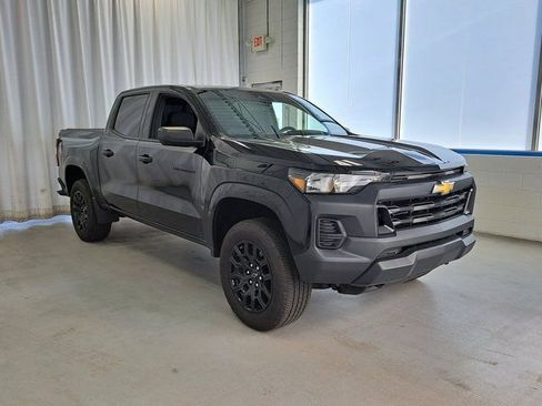 Used 2025 Chevrolet Colorado W/T w/ WT Custom Package AWD/4WD image 5