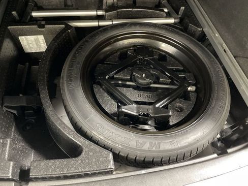 Used 2018 Cadillac XT5 Luxury w/ Driver Awareness Package image 26