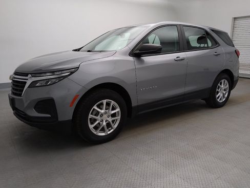 Used 2024 Chevrolet Equinox LS image 2