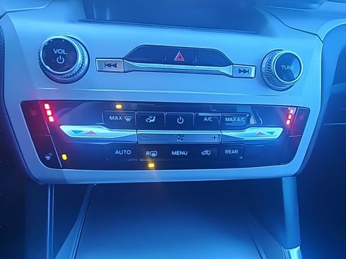 Certified 2023 Ford Explorer XLT w/ Equipment Group 202A image 21