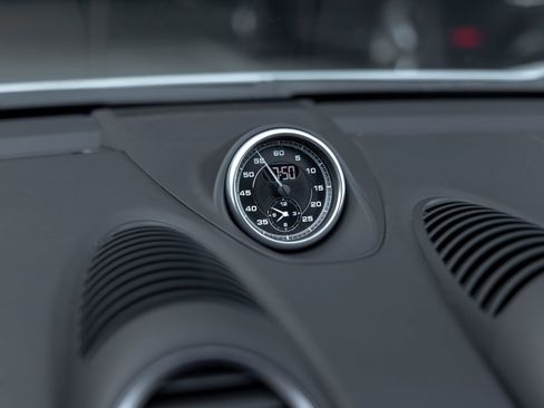 Used 2021 Porsche 718 Boxster Spyder RWD image 33