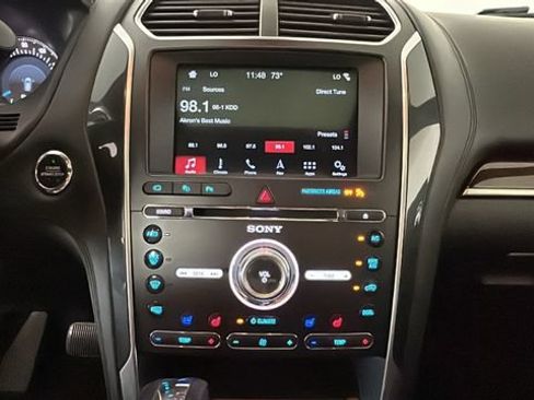 Used 2017 Ford Explorer Platinum AWD/4WD image 23