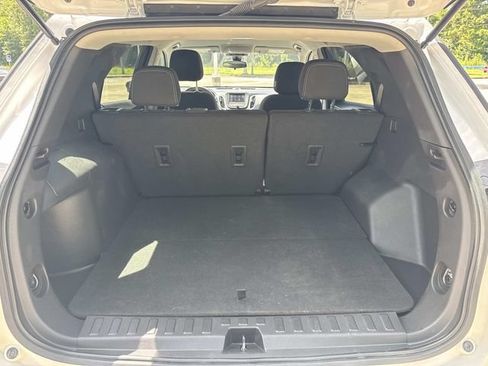 Used 2023 Chevrolet Equinox LS w/ LPO, Floor Liner Package FWD image 12