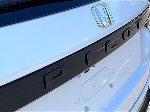 Used 2025 Honda Pilot EX-L image 22
