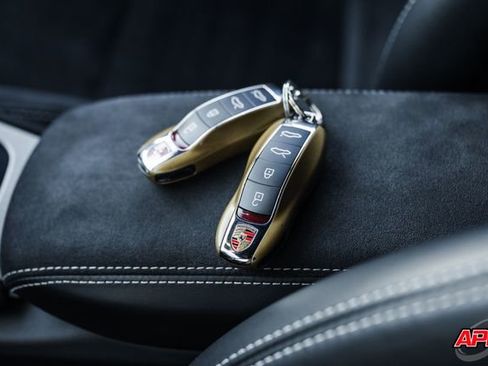 Used 2020 Porsche 718 Cayman GT4 image 83