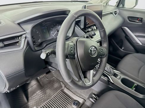 Certified 2024 Toyota Corolla Cross LE w/ Moonroof Package AWD/4WD image 9