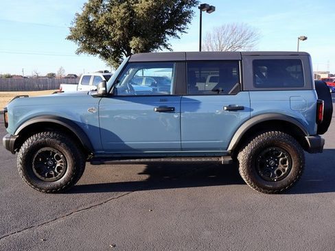 Used 2023 Ford Bronco Wildtrak image 2