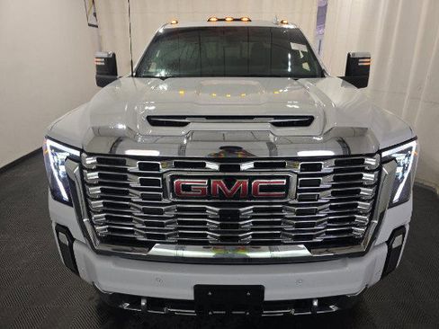 Used 2024 GMC Sierra 2500 Denali w/ Denali Reserve Package AWD/4WD image 6