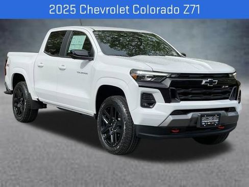 New 2025 Chevrolet Colorado Z71 w/ Technology Package AWD/4WD image 1
