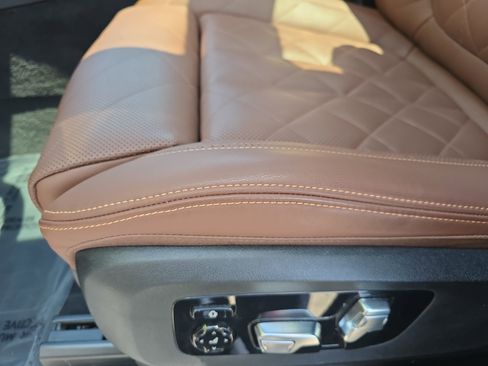 Used 2025 BMW X5 sDrive40i w/ Executive Package RWD image 31