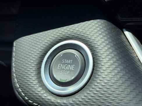 Certified 2025 Chevrolet Equinox LT AWD/4WD image 19