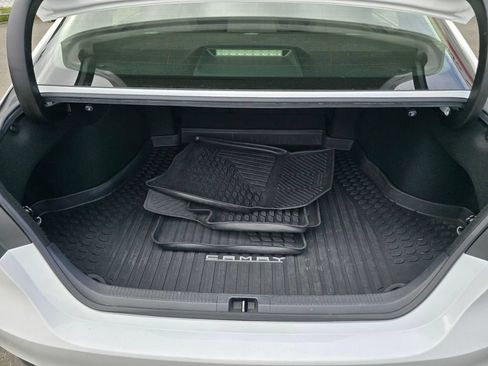 Used 2018 Toyota Camry LE FWD image 14