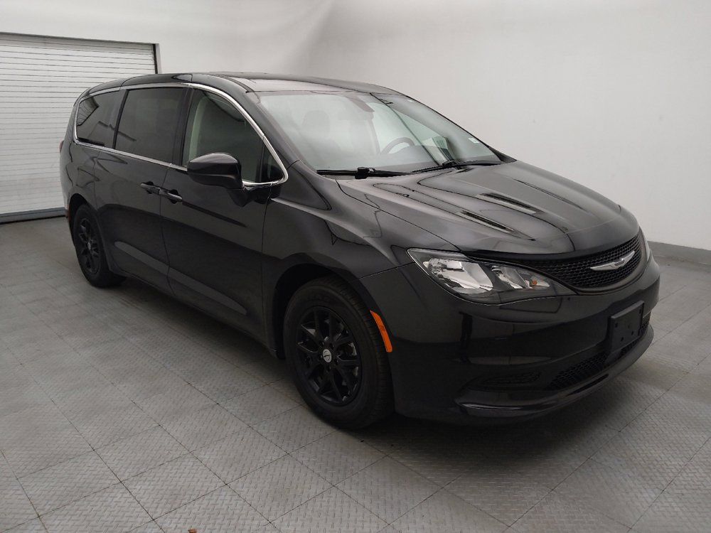 Used 2022 Chrysler Voyager LX FWD image 13