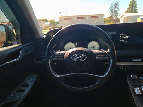 Used 2023 Hyundai Palisade Limited w/ Cargo Package image 10