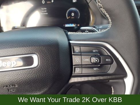 Used 2024 Jeep Grand Cherokee Altitude image 15