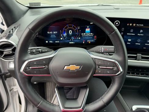 Used 2025 Chevrolet Equinox LT w/ Convenience Package II image 15