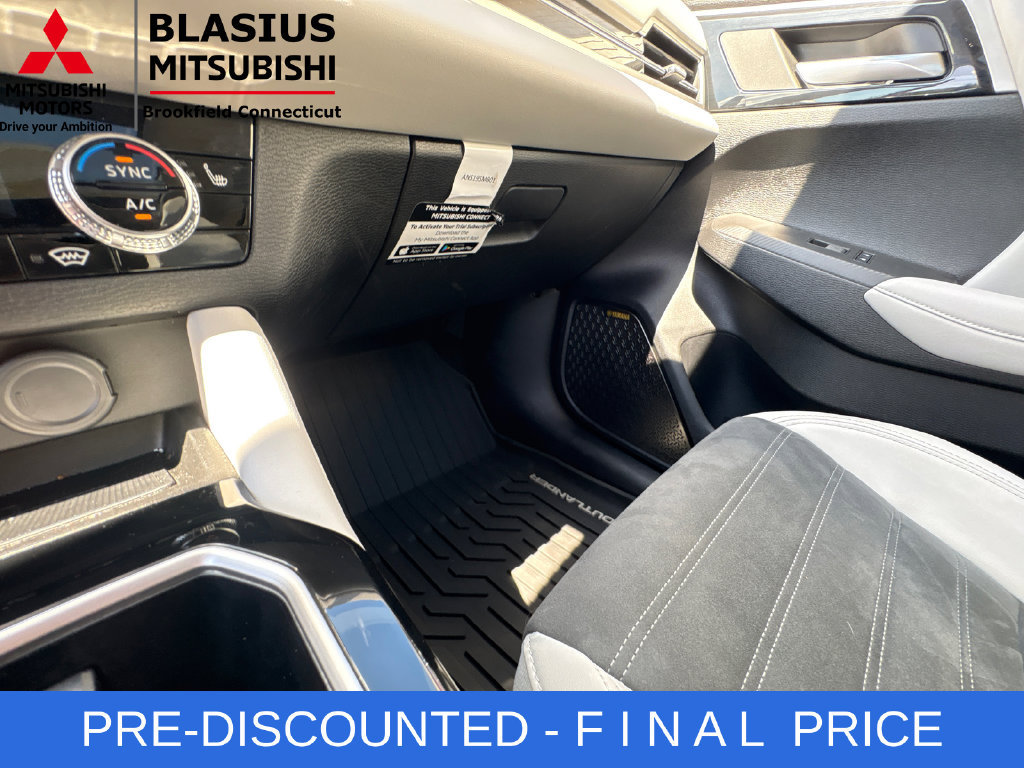 Used 2025 Mitsubishi Outlander SE AWD/4WD image 25