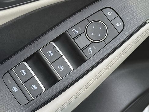 Used 2024 Nissan Rogue SL w/ SL Premium Package image 19