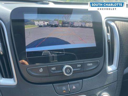 Used 2025 Chevrolet Malibu LT FWD image 4