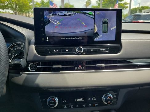 Used 2025 Mitsubishi Outlander SE FWD image 26