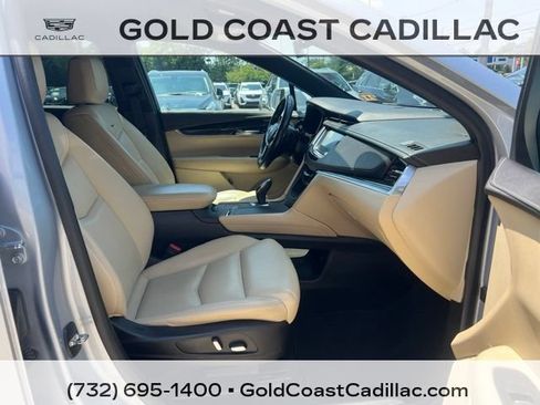 Used 2017 Cadillac XT5 FWD image 7