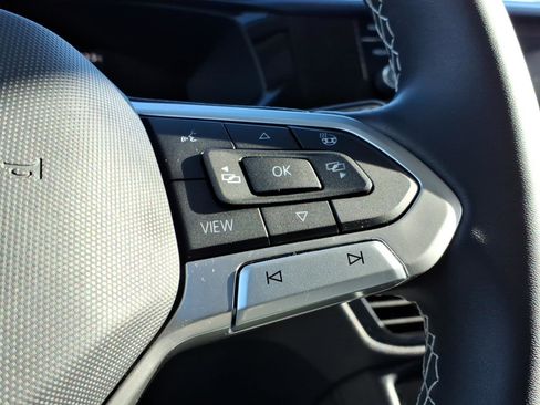 Used 2023 Volkswagen Taos SE image 25