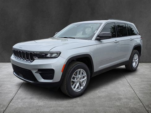 New 2025 Jeep Grand Cherokee Laredo X w/ Luxury Tech Group I image 7