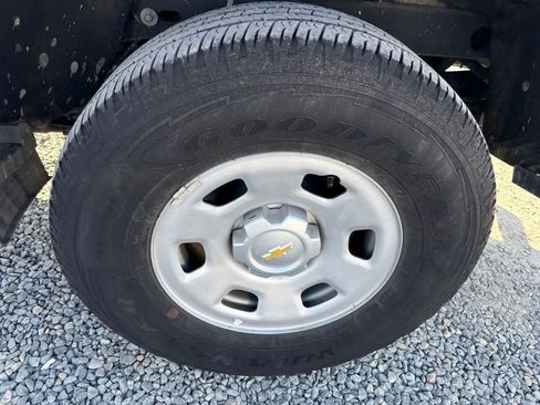 Used 2019 Chevrolet Colorado W/T RWD image 12