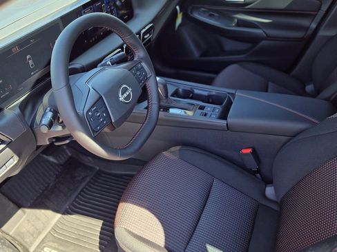 New 2026 Nissan Sentra SR w/ Floor Mat Package FWD image 13