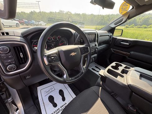 Used 2020 Chevrolet Silverado 1500 LT AWD/4WD image 30