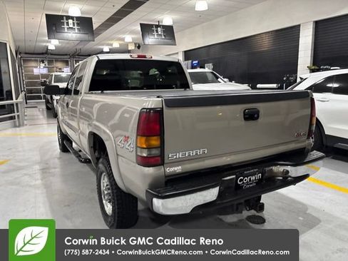 Used 2004 GMC Sierra 2500 SLT w/ Heavy-Duty Power Package AWD/4WD image 6