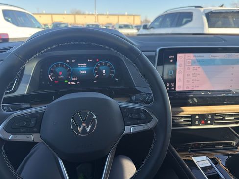 New 2026 Volkswagen Atlas Cross Sport SE FWD image 15
