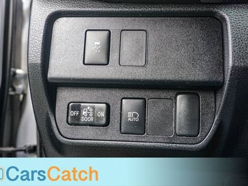 Used 2020 Toyota Tacoma SR5 RWD image 29