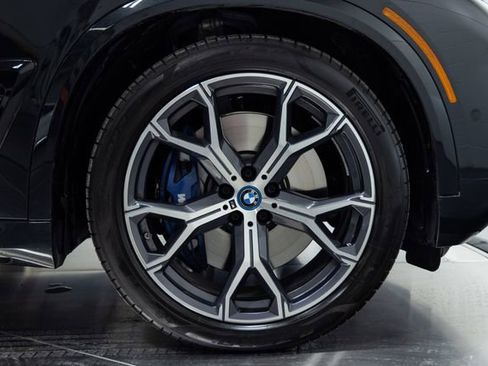 Certified 2025 BMW X5 xDrive50e w/ M Sport Package image 27