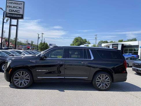 Used 2026 GMC Yukon XL Denali Ultimate AWD/4WD image 3