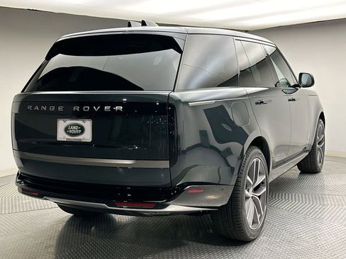 Used 2025 Land Rover Range Rover SE image 12