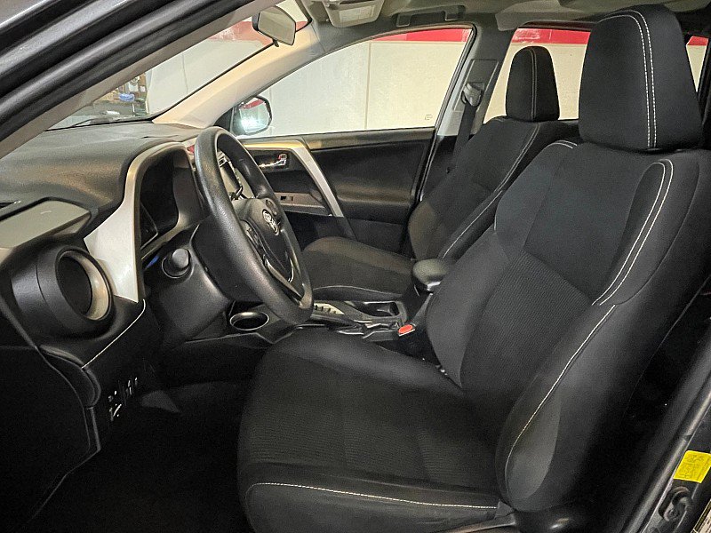 Used 2015 Toyota RAV4 XLE AWD/4WD image 9