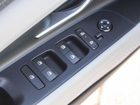 Certified 2025 Hyundai Elantra Limited image 27