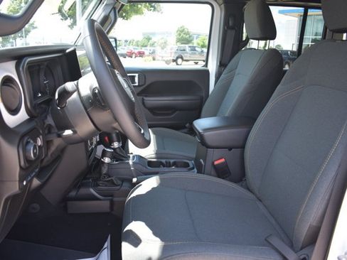 Used 2024 Jeep Wrangler Unlimited AWD/4WD image 14