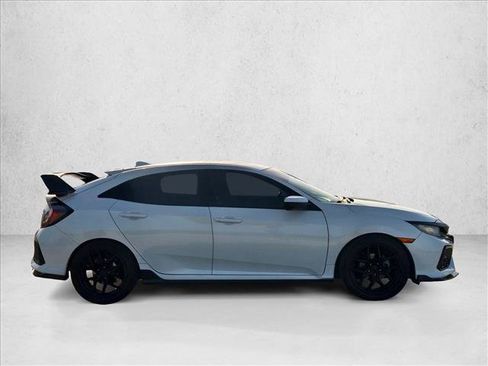 Used 2018 Honda Civic Sport image 4