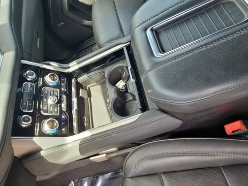 Used 2021 GMC Yukon XL Denali w/ Denali Ultimate Package RWD image 18