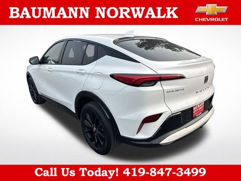 Used 2024 Buick Envista Sport Touring w/ Convenience I Package FWD image 3