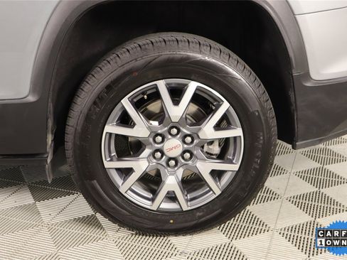 Used 2023 GMC Acadia SLT image 19