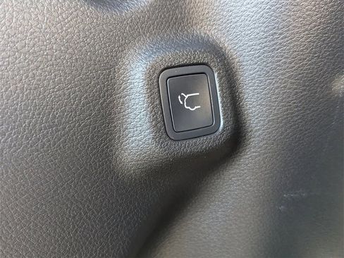 Used 2023 Jeep Compass Latitude w/ Convenience Group image 26