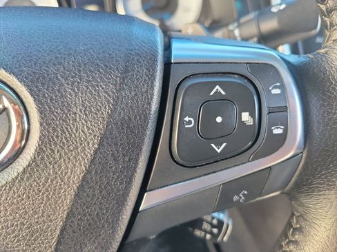 Used 2016 Toyota Camry SE image 23