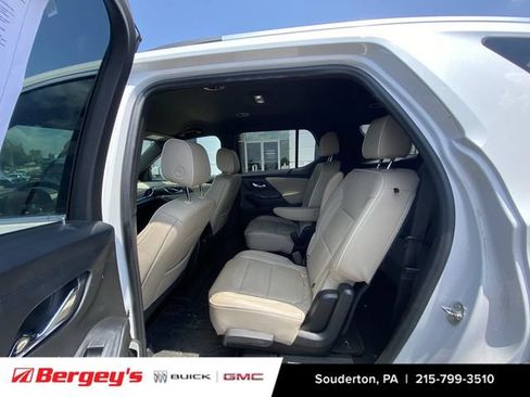 Used 2022 Chevrolet Traverse Premier w/ LPO, Floor Liner Package AWD/4WD image 6