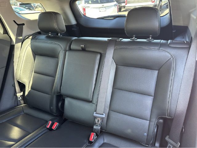 Certified 2023 GMC Terrain SLT FWD image 16