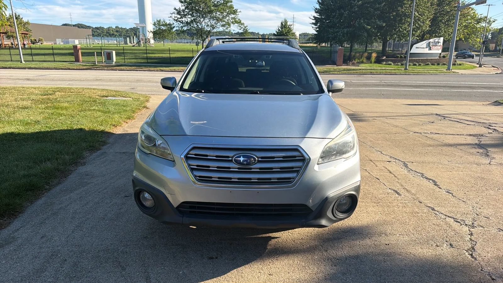 Used 2015 Subaru Outback 2.5i Premium AWD/4WD image 1